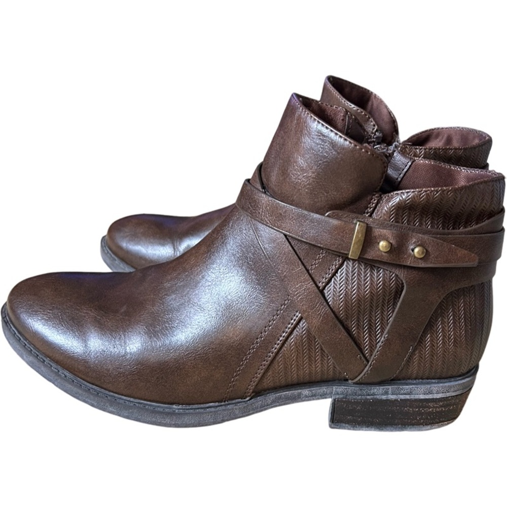 Women’s BareTraps Dark Brown Ankle Booties size 9.5
